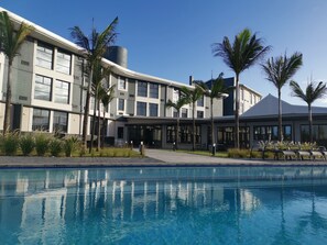 Outdoor pool, pool loungers