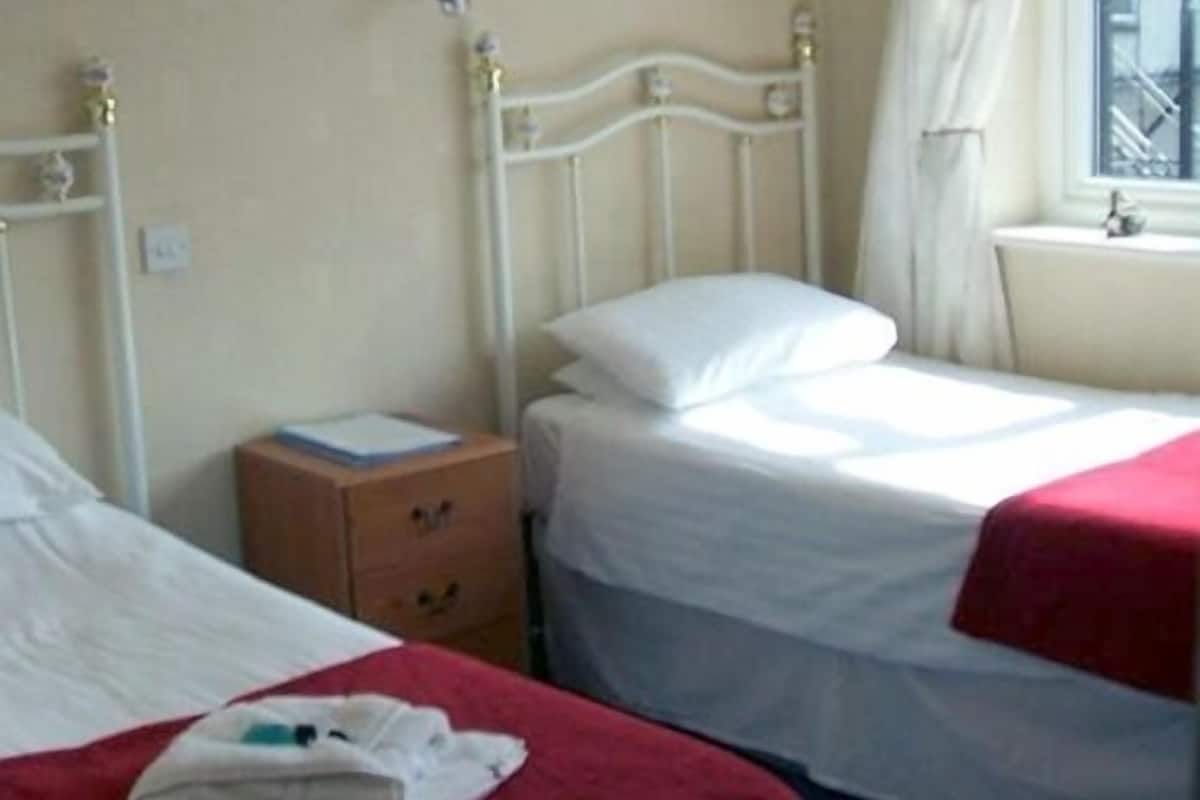 Twin Room | Bed sheets