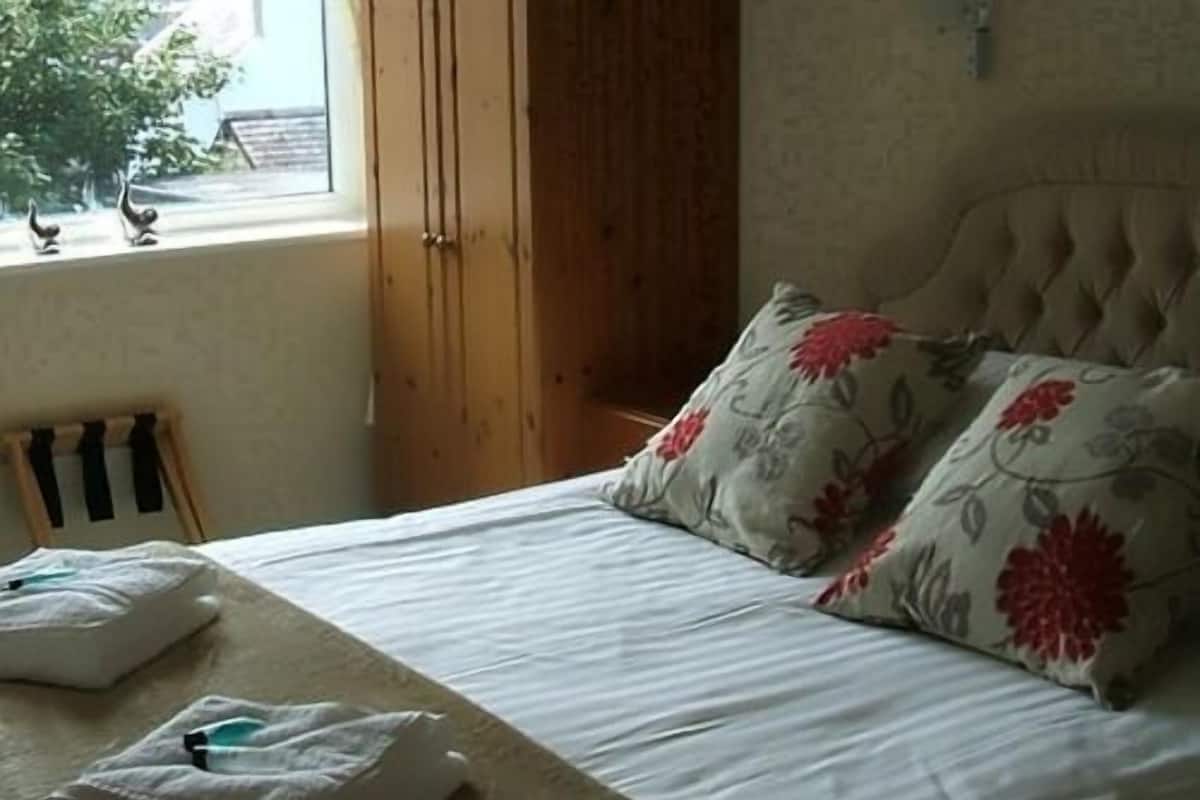 Classic Double Room, Sea View | Bed sheets
