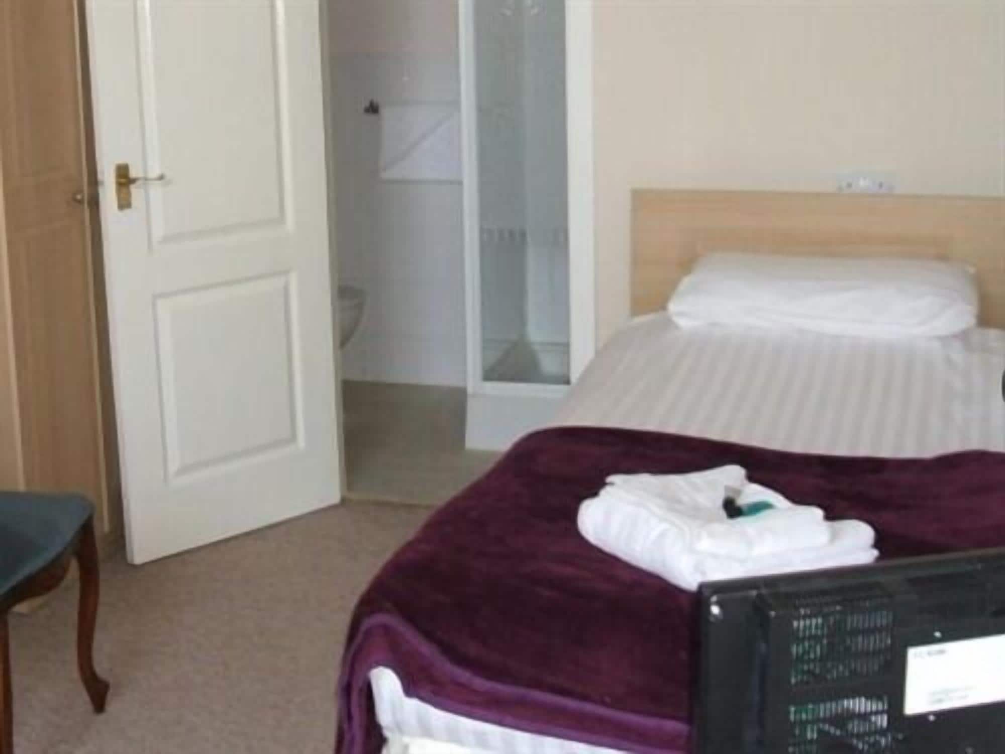 Single Room | Bed sheets