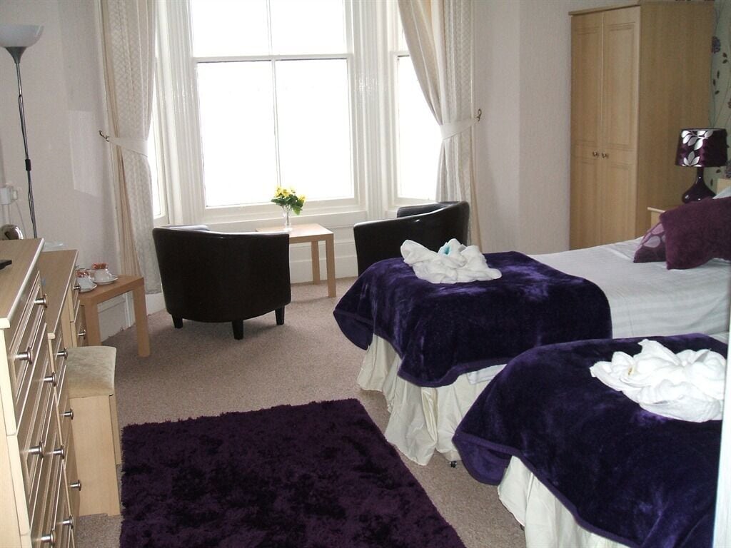 Premier Twin Room, Sea View | Bed sheets