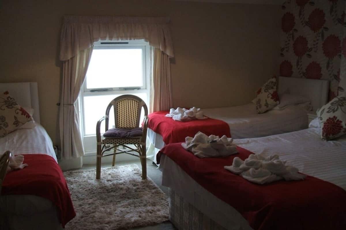 Quadruple Room, Ensuite, Sea View (Family) | Bed sheets