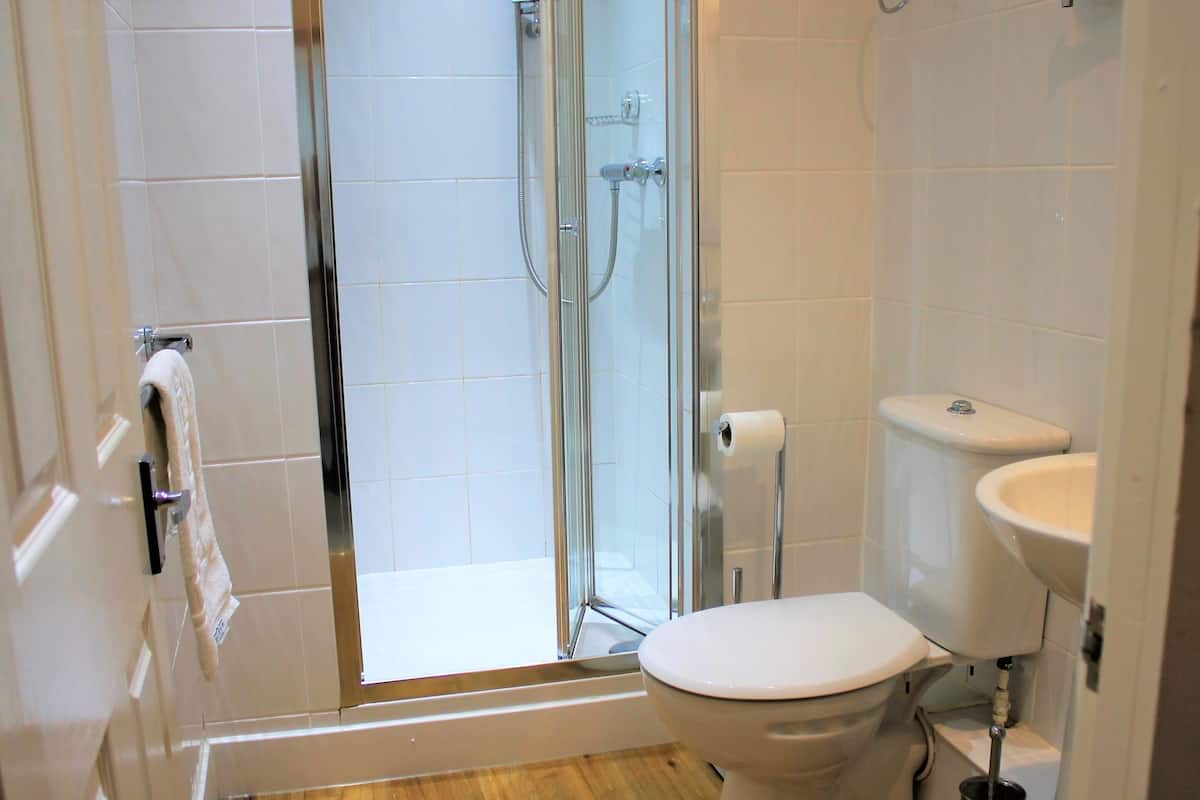 双床房 | 浴室 | 吹风机、毛巾、肥皂、卫生纸