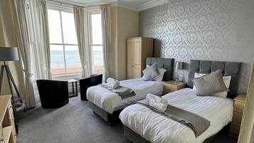 Premier Twin Room, Sea View | Bed sheets