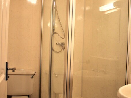 The Winchmore Hotel - Image 6