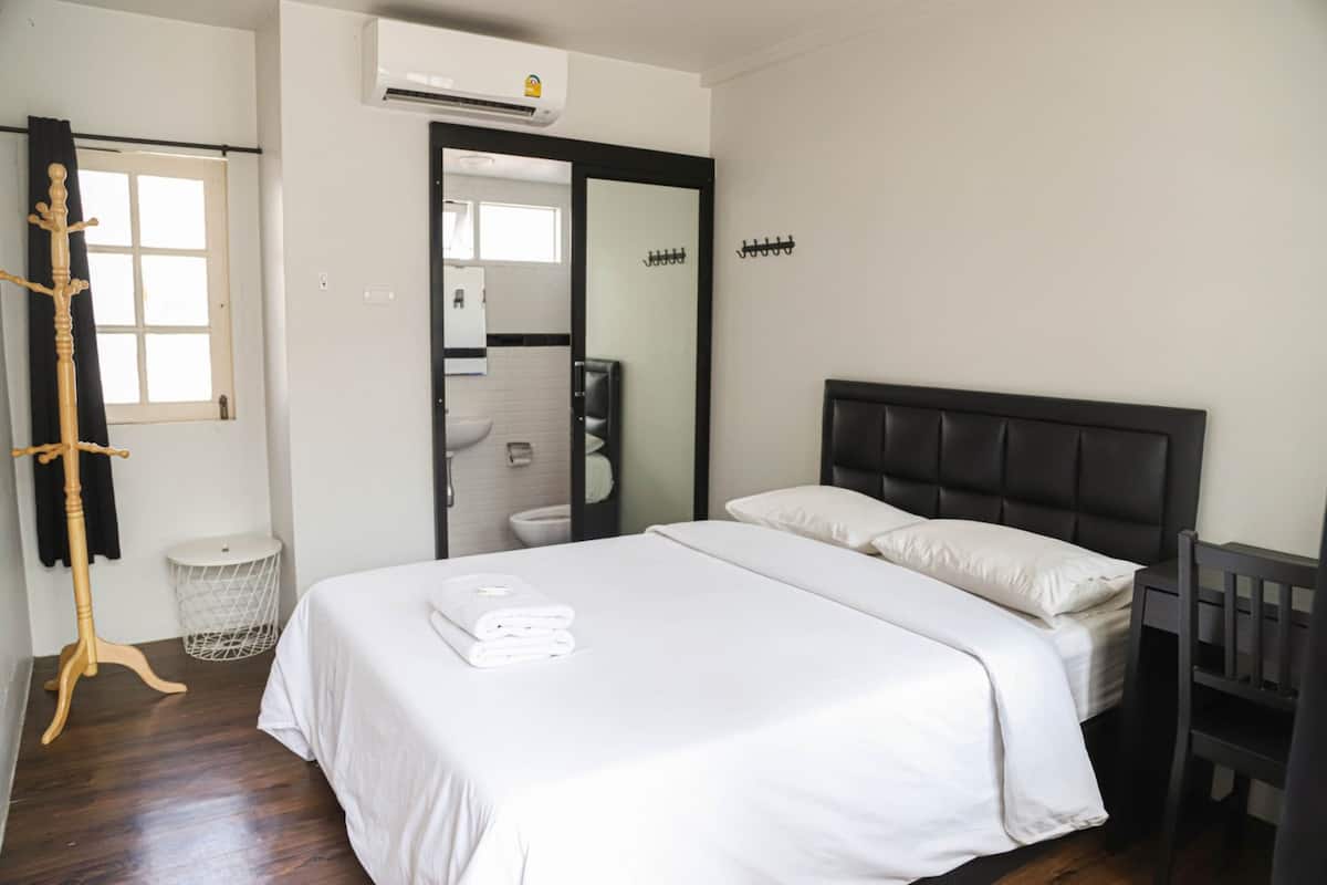 Chambre Double Supérieure, non-fumeurs | Wi-Fi gratuit, draps fournis
