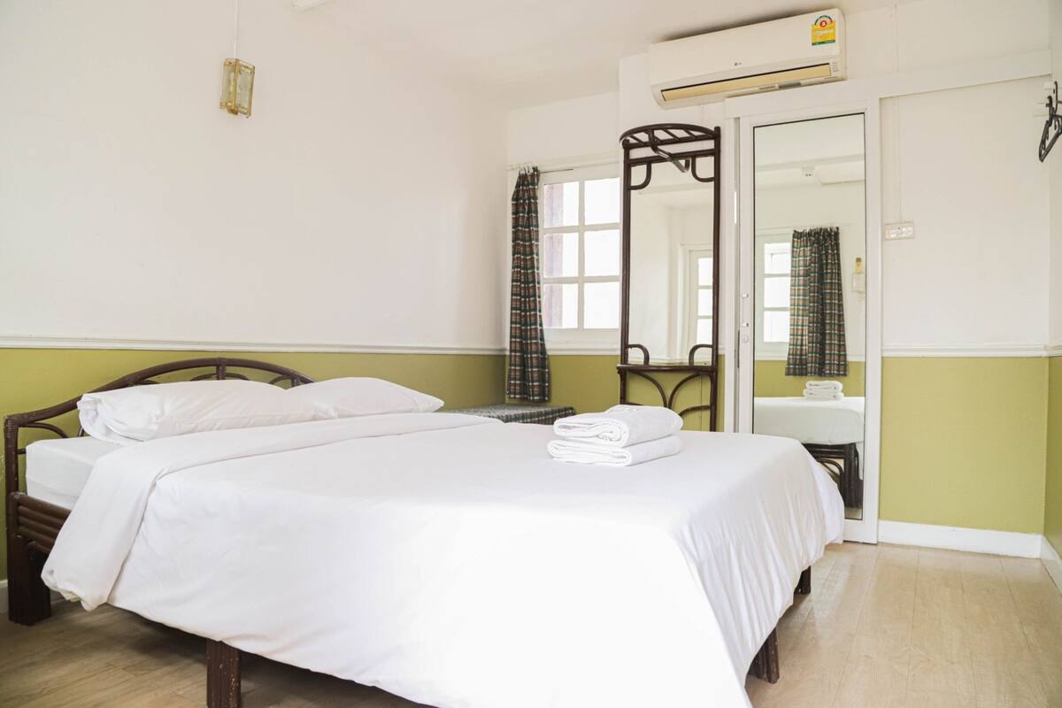 Standard Double Room, Non Smoking | WiFi (free), bed sheets