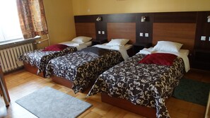 Trippelrum - delat badrum | Strykjärn/strykbräda, gratis wi-fi och sängkläder