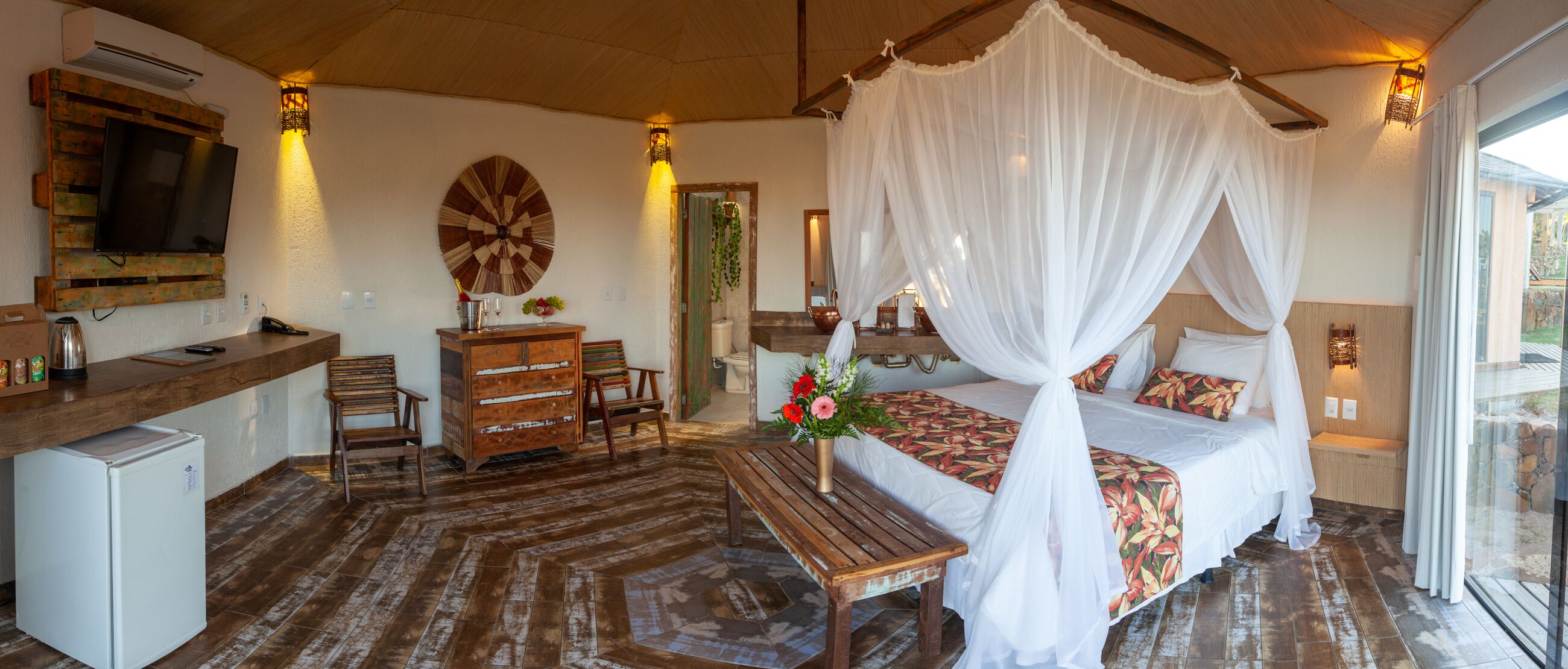 华丽套房, 1 张大床, 海洋景观 | 迷你吧、客房内保险箱、床单