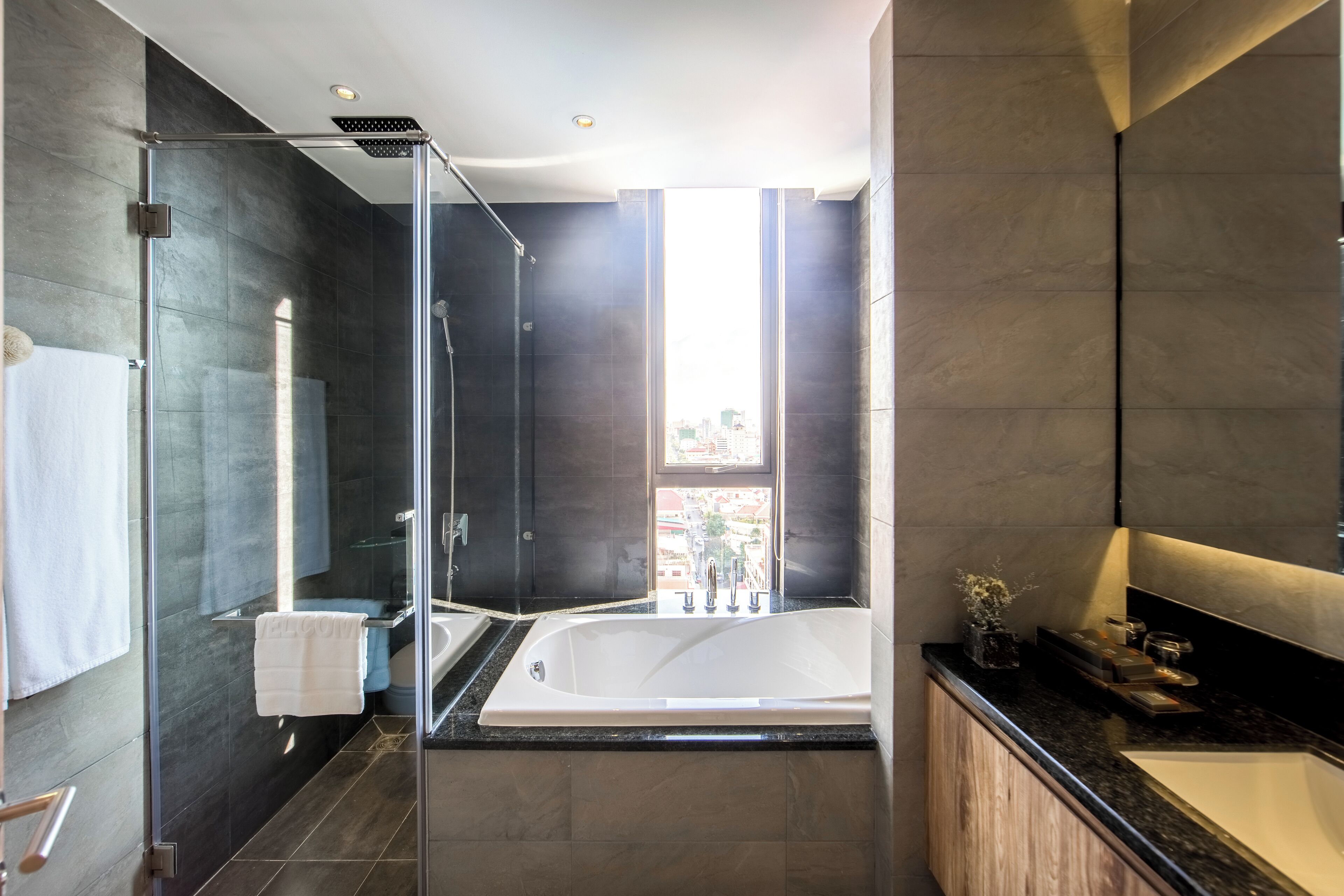 1 bedroom, minibar, in-room safe, individually furnished