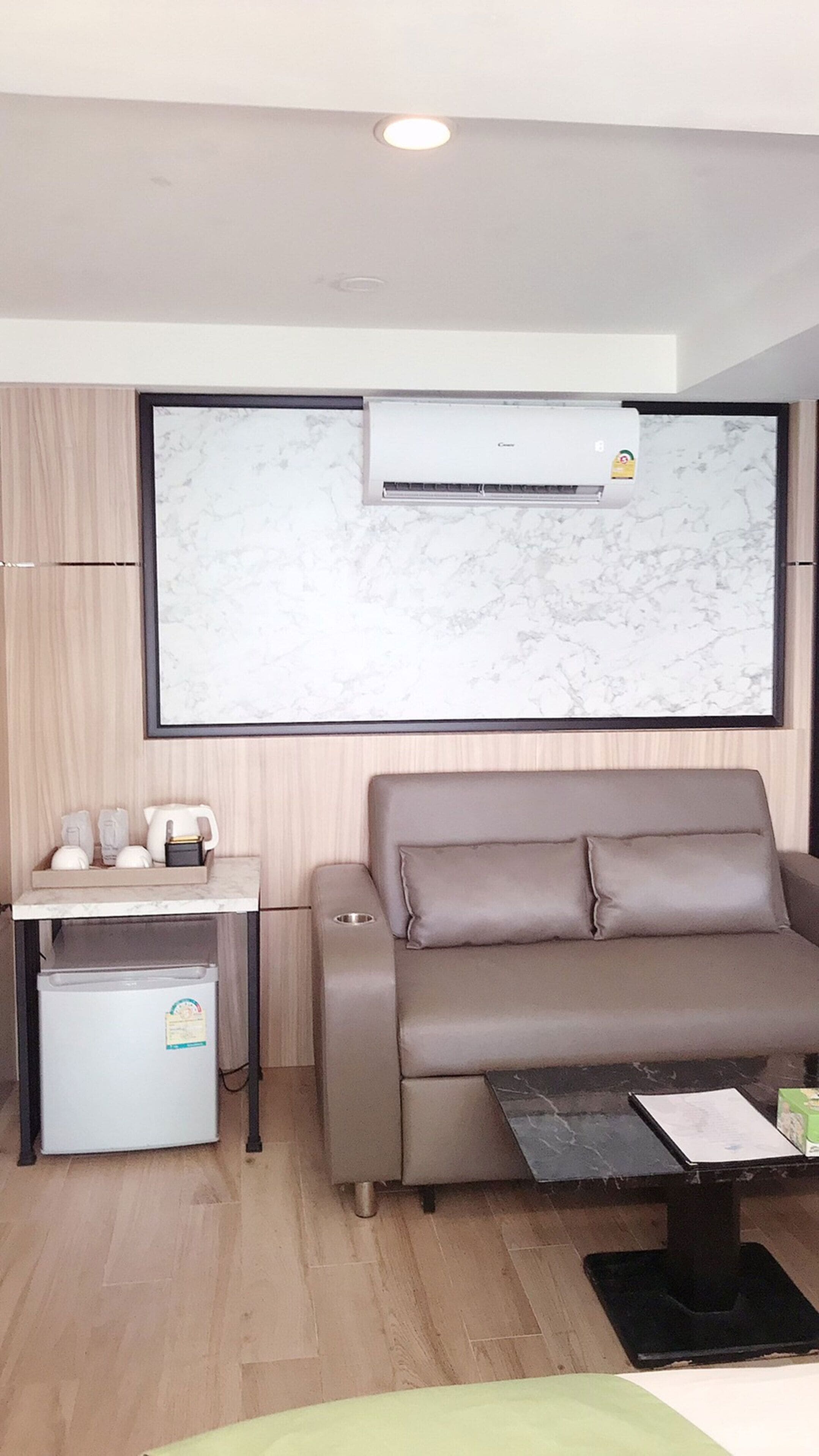 deluxe suite, ocean view (a4) | 1 bedroom, in-room safe, desk, laptop workspace