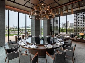 3 restaurants; breakfast, lunch and dinner served  - The Lalu Nanjing (Nanjing)