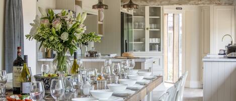 Exclusive Cottage, Private Bathroom (The Cowsheds - Sleeps 17) | Dining