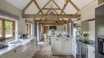 Cottage Exclusif, salle de bains privée (The Cowsheds - Sleeps 17) | Cuisine privée