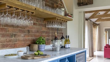 Exclusive Cottage, Private Bathroom (The Cowsheds - Sleeps 17) | Bar (on property)