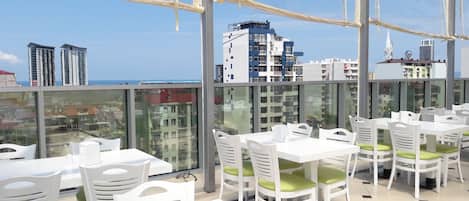 Ilmainen päivittäinen buffetaamiainen