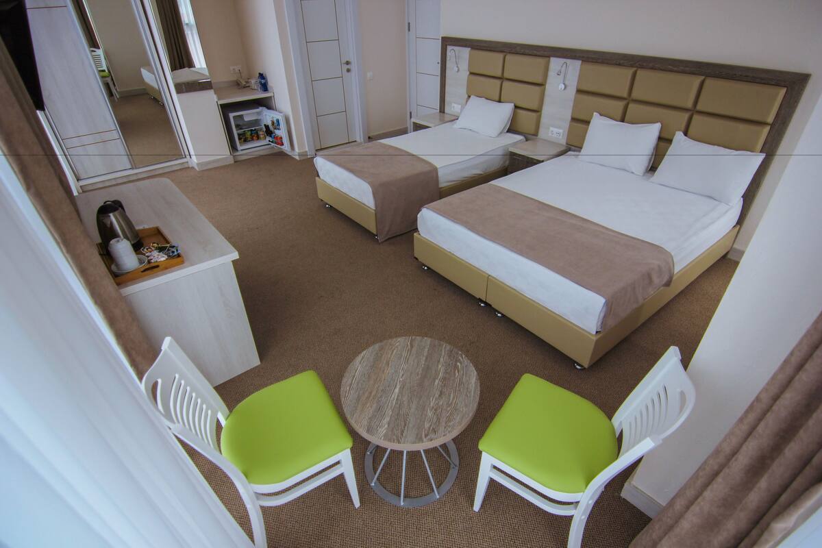 Superior Oda | Minibar, ütü/ütü masası, ücretsiz kablosuz İnternet, çarşaf takımı