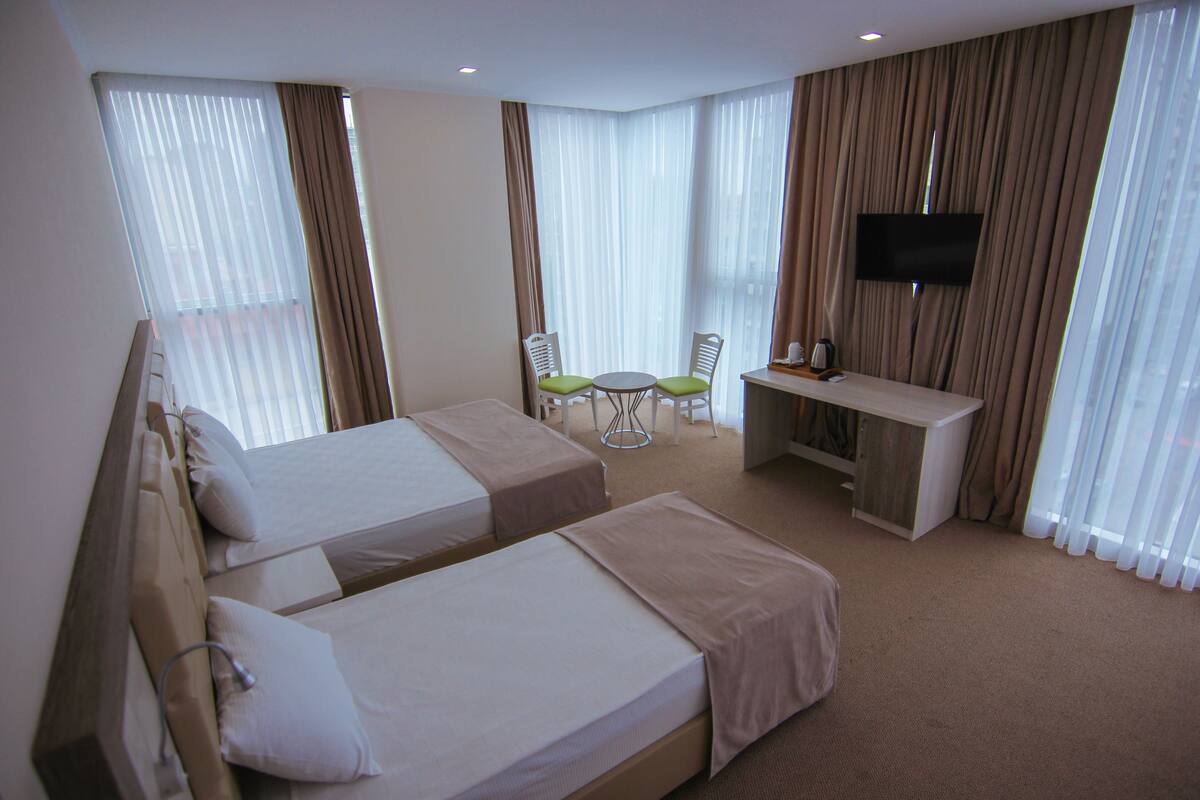 Superior Oda | Minibar, ütü/ütü masası, ücretsiz kablosuz İnternet, çarşaf takımı