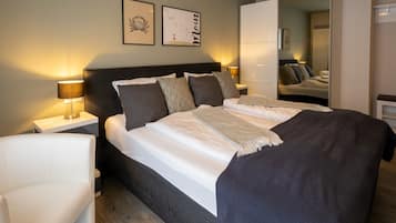 Comfort Double Room | Hypo-allergenic bedding, desk, soundproofing, free WiFi