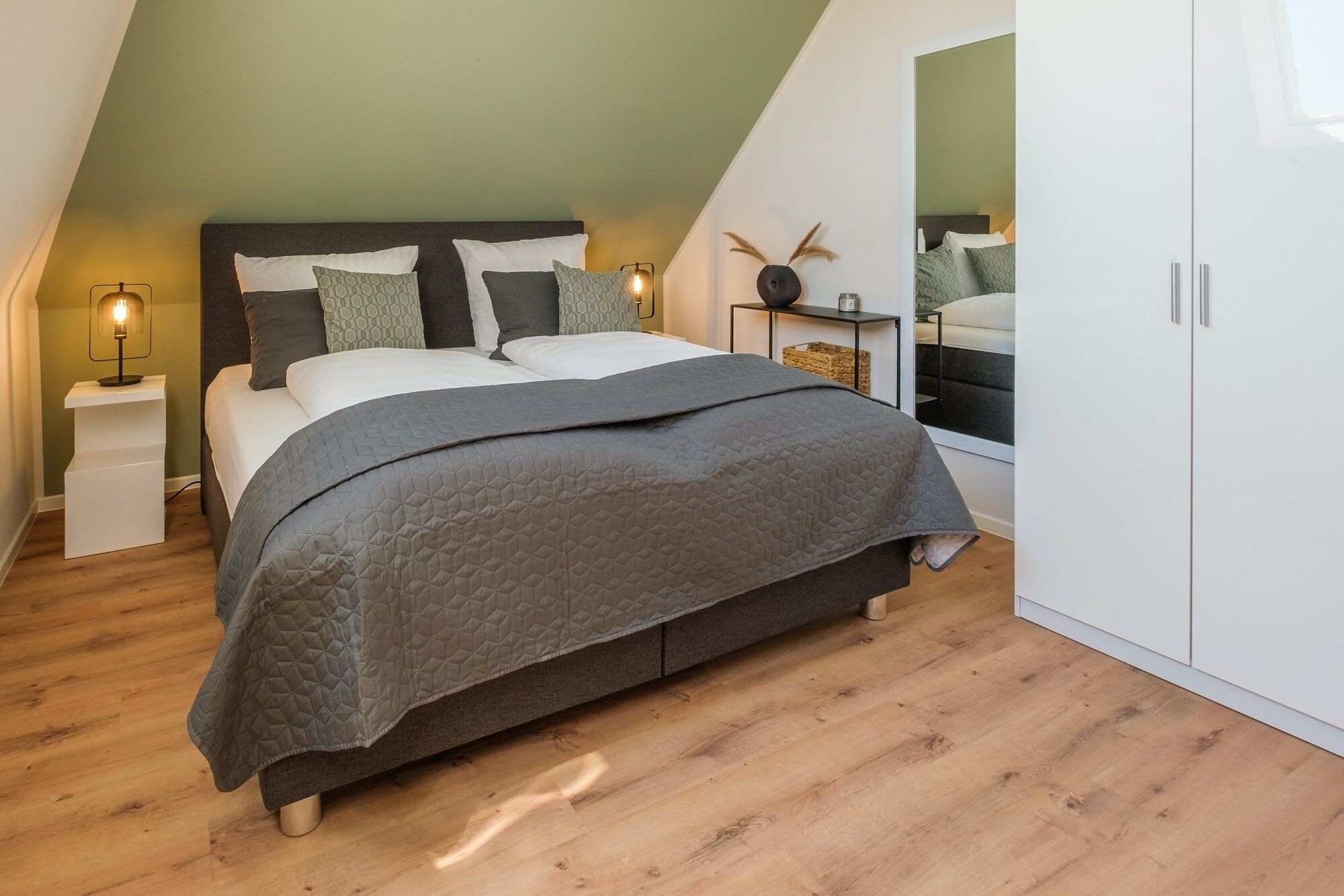 studio (haus 5) | hypo-allergenic bedding, desk, soundproofing, free wifi