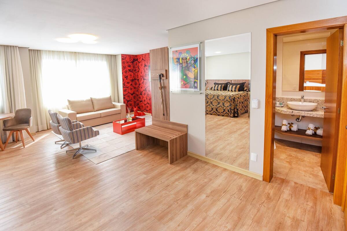 Premium bedding, minibar, in-room safe, desk