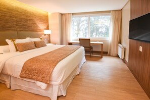 Premium bedding, minibar, in-room safe, desk - Hotel Refugio da Montanha (Gramado)
