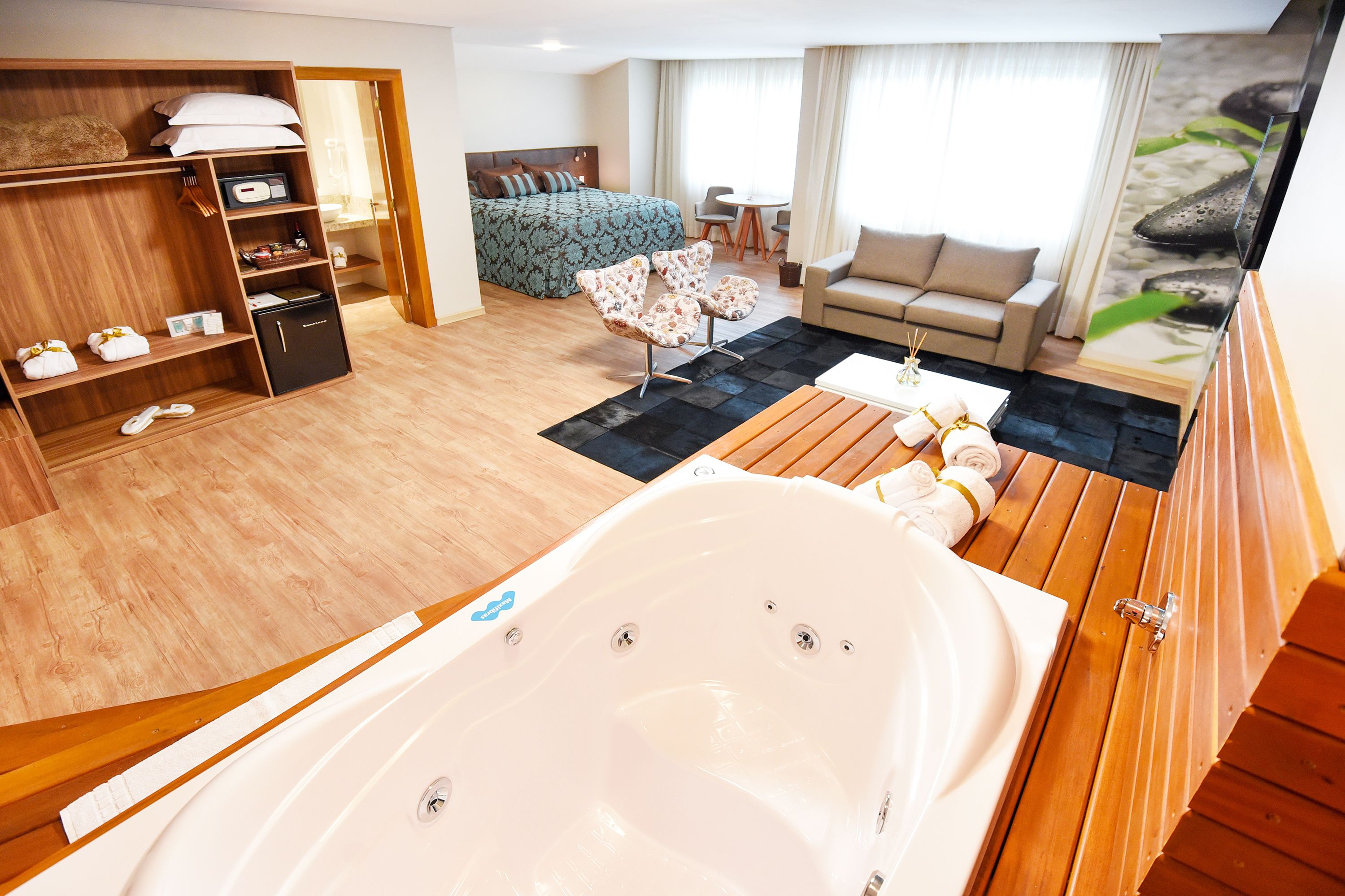 grand suite | 1 bedroom, premium bedding, minibar, in-room safe