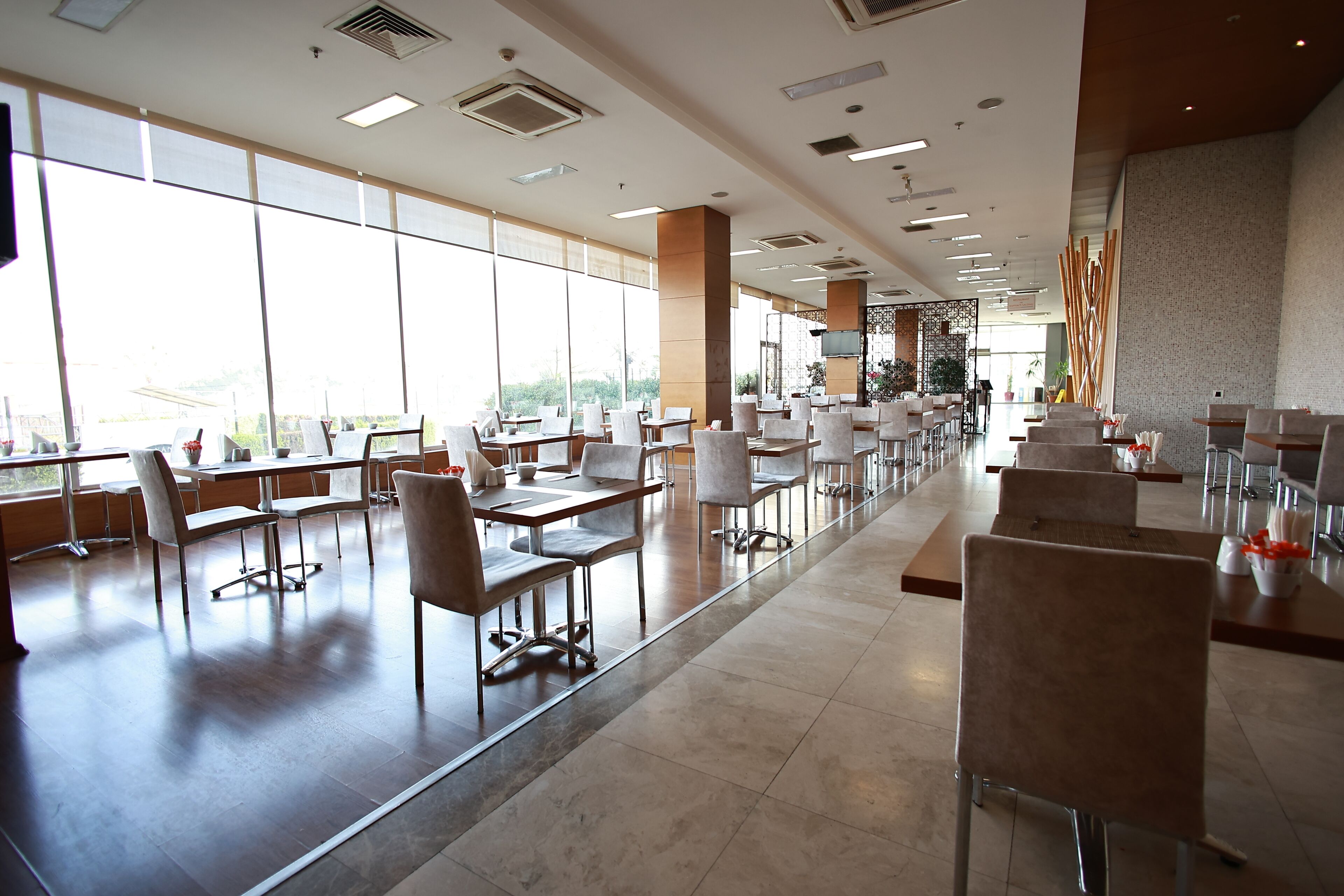 Breakfast, lunch and dinner served