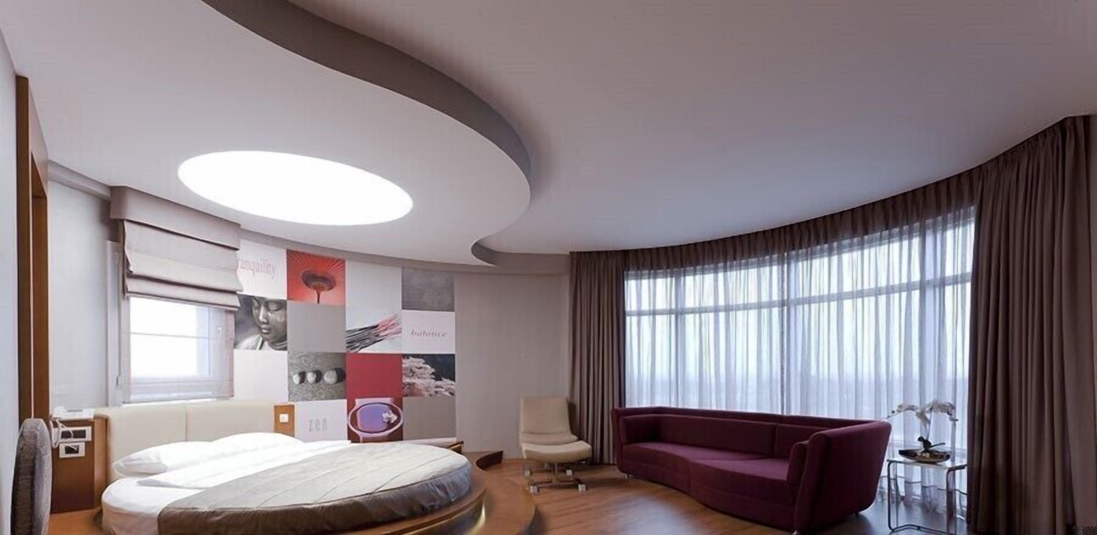 minibar, in-room safe, desk, laptop workspace