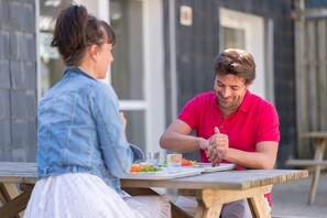 Couplesâ dining