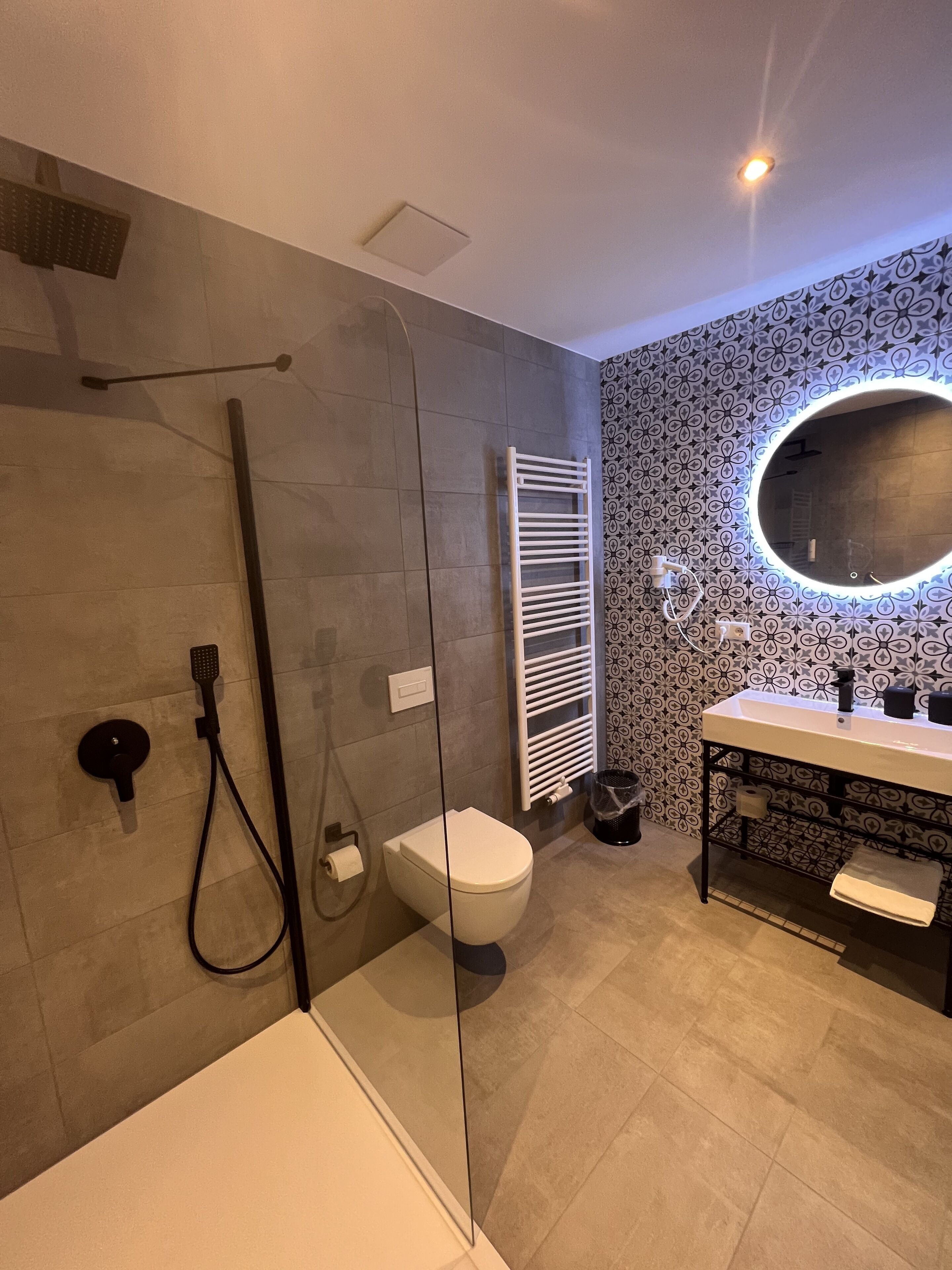 hair dryer, towels, soap, shampoo