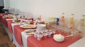 Lunch and dinner served 