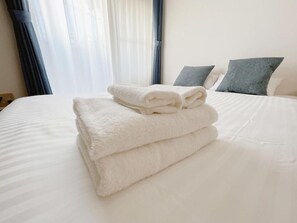 Apartment, 1 Bedroom ( 302 ) | Desk, iron/ironing board, free WiFi, bed sheets - PINE TREE HOTEL (Hiroshima)