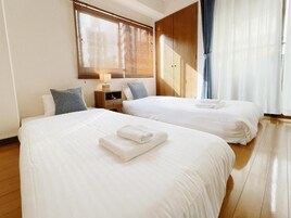 Apartment, 1 Bedroom (301) | Desk, iron/ironing board, free WiFi, bed sheets