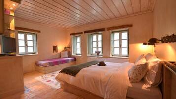 Habitación doble superior | Caja de seguridad en la habitación y escritorio