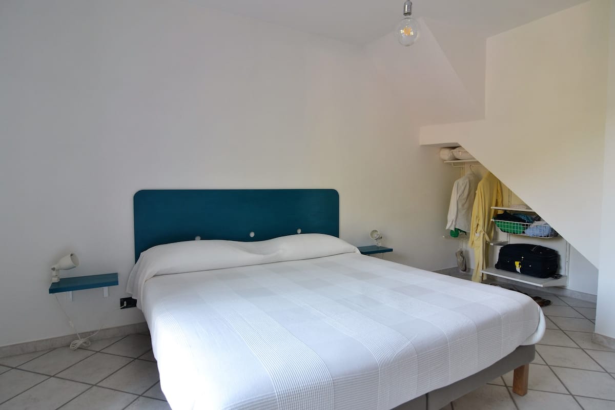 Standaard kamer, 1 twee- of 2 eenpersoonsbedden | Een minibar, een bureau, gratis wifi