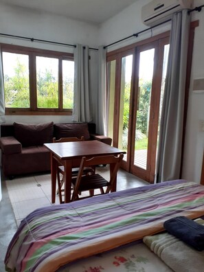 디럭스 더블룸 | 책상, 무료 WiFi, 침대 시트