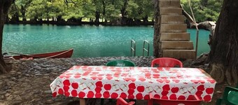 Anaya & Rodriguez Shop - Hostel