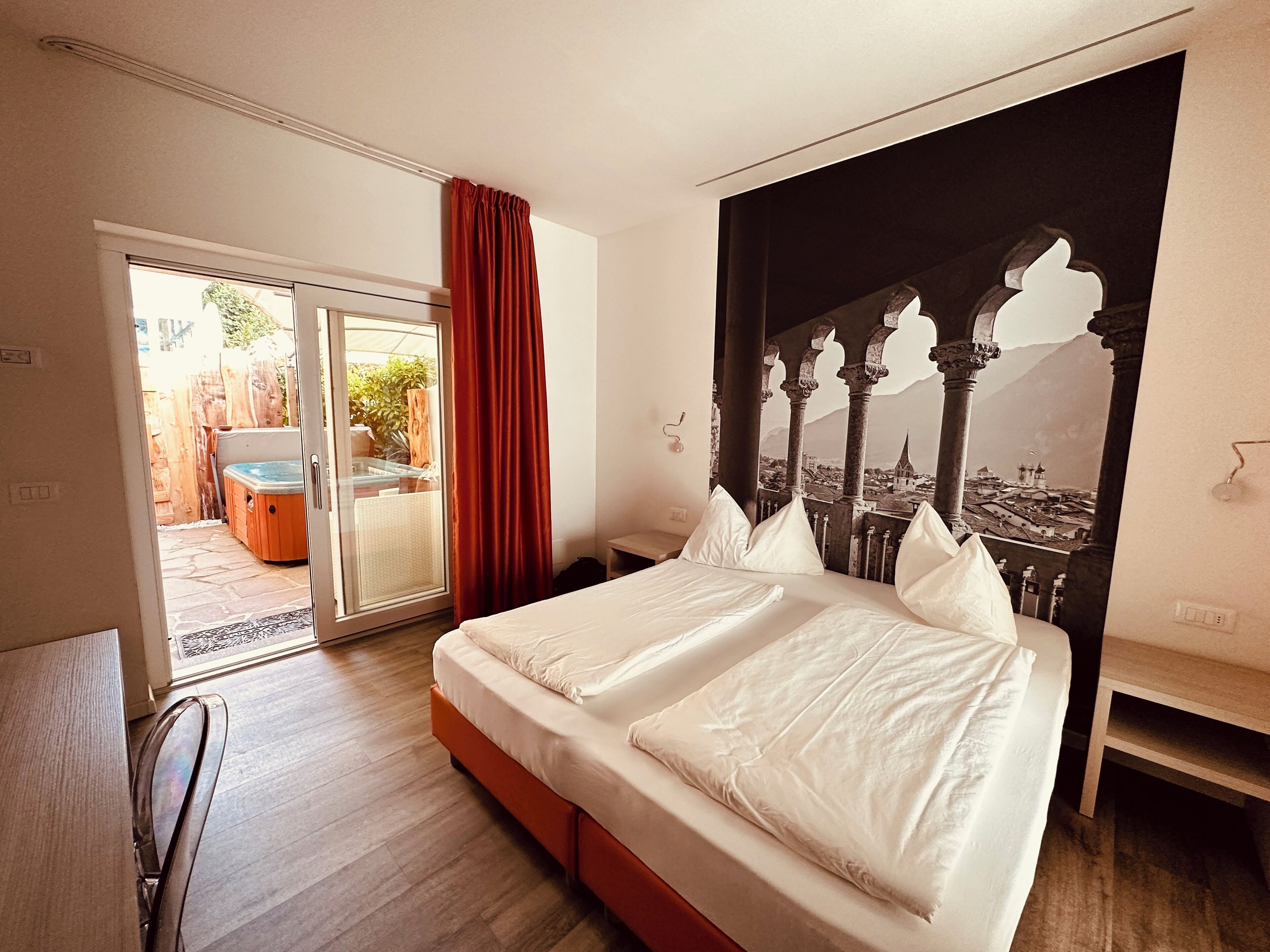 King Deluxe with Exclusive SPA Hot Spring | Ylelliset vuodevaatteet, untuvapeitot, pillowtop-patjalliset sängyt