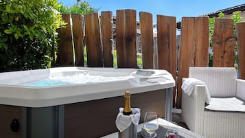 Bain à remous extérieur