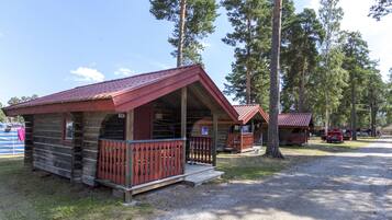 Iron/ironing board, cribs/infant beds, rollaway beds, free WiFi