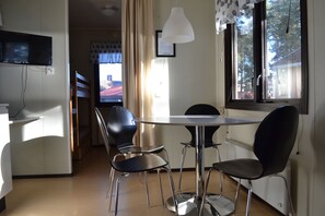 Cabana (Self-Catering, 18m2) | Zona de menjador de l'habitació