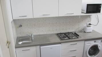 Apartemen | Dapur pribadi | Lemari es, microwave, oven, dan kompor