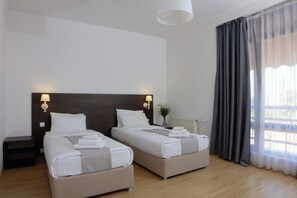Egyptian cotton sheets, premium bedding, desk, free WiFi
