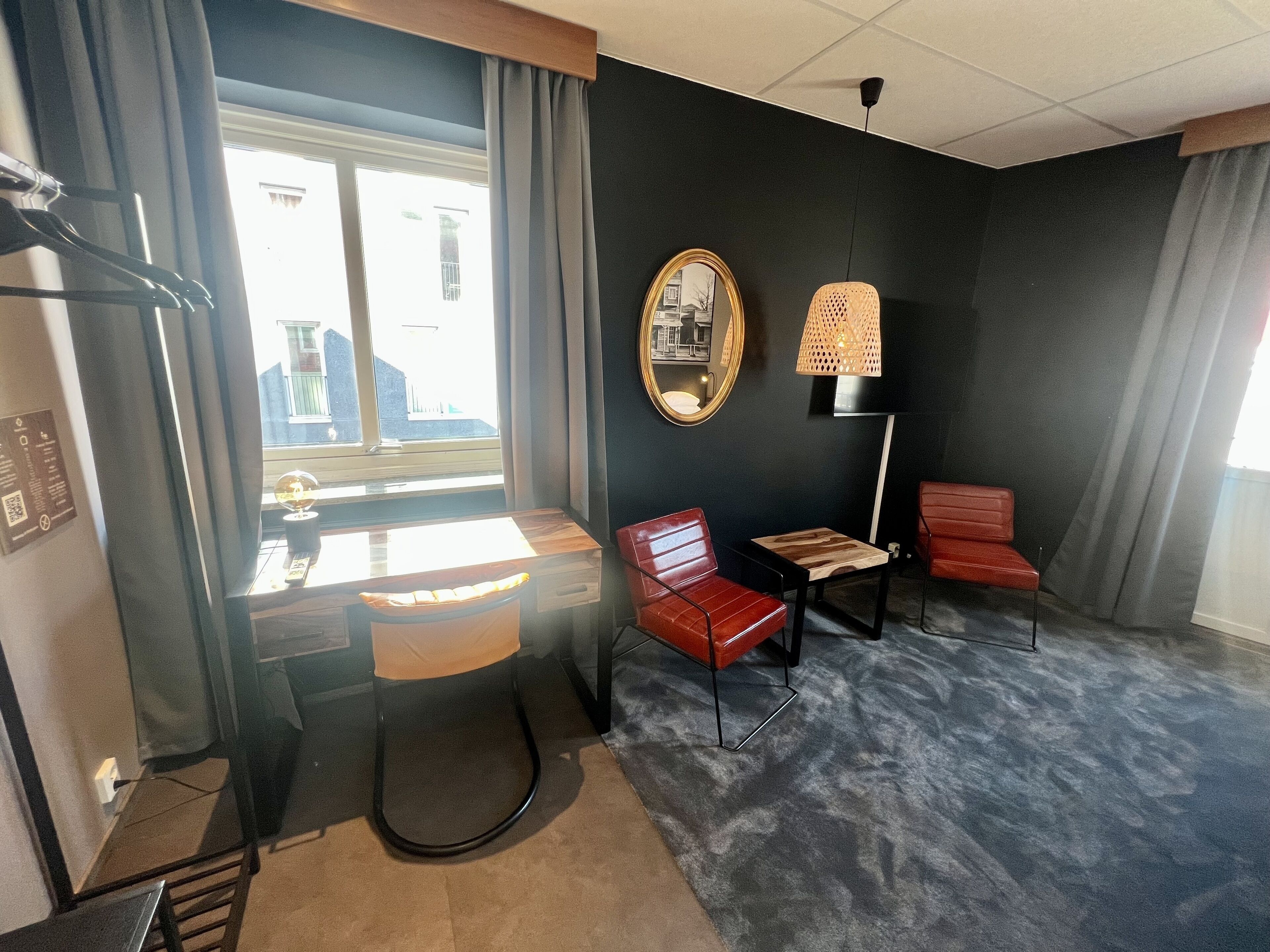 standard double room | desk, blackout curtains, soundproofing, free wifi