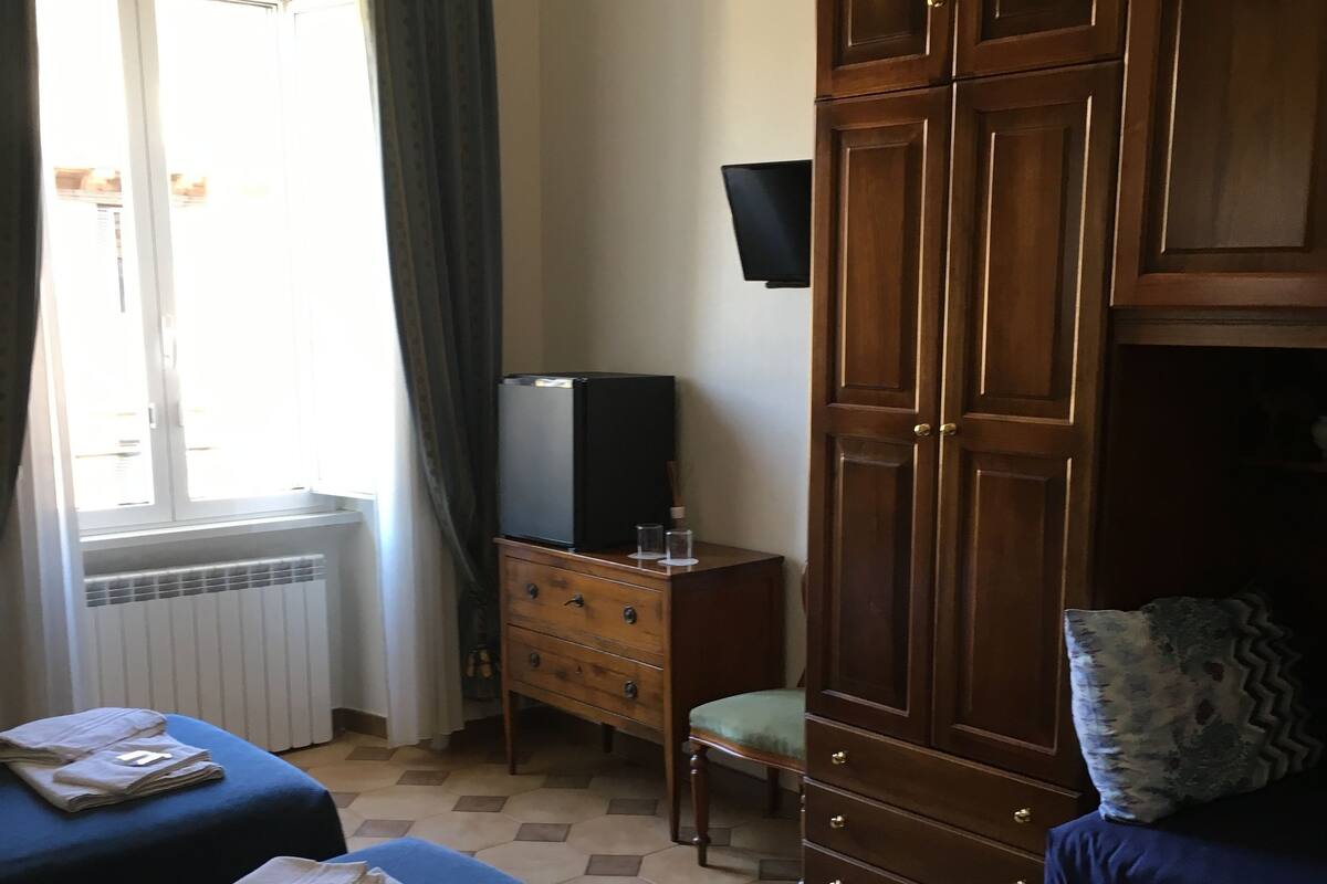 In-room safe, free WiFi