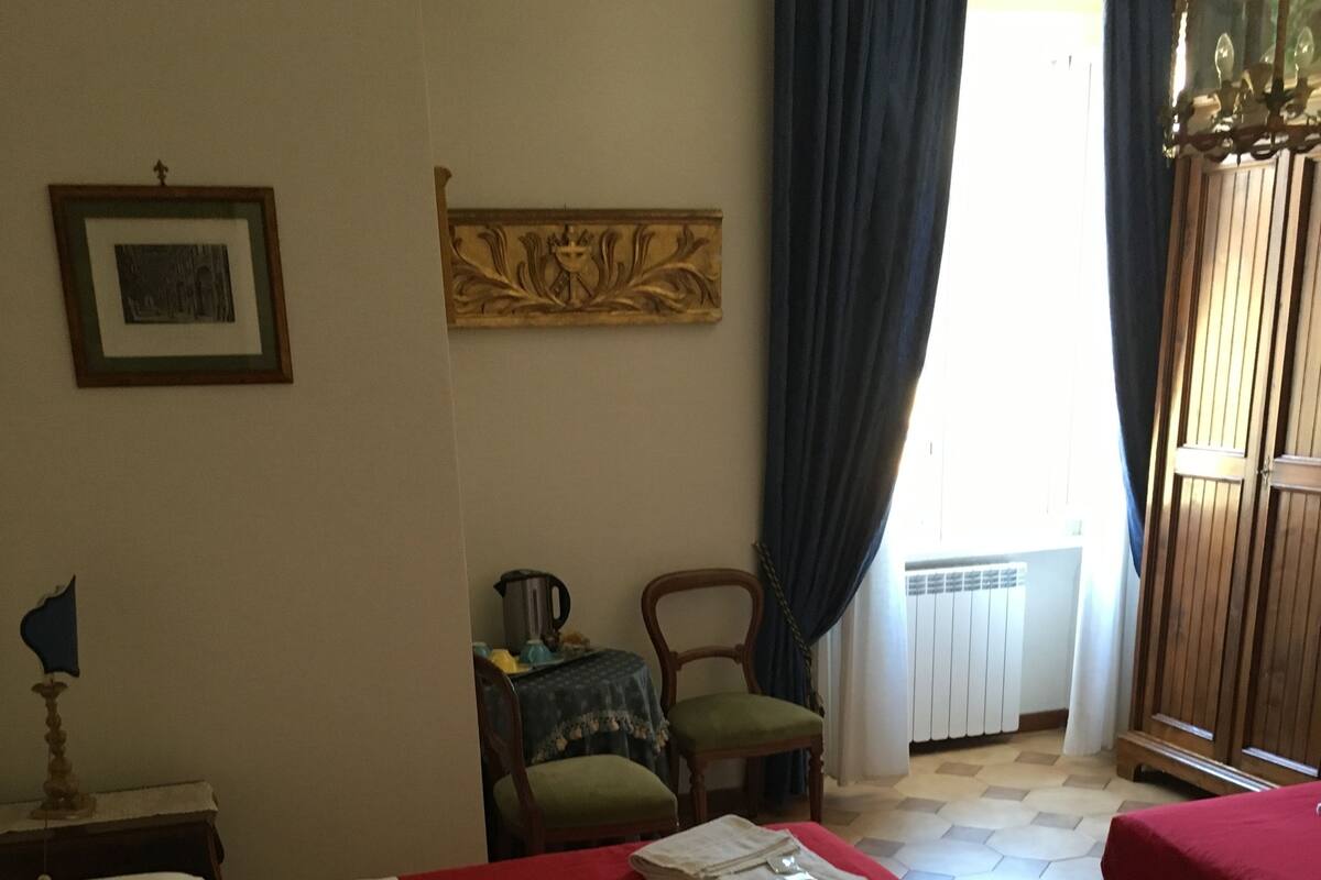 In-room safe, free WiFi