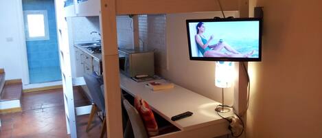 Studio | Premium bedding, iron/ironing board, free WiFi