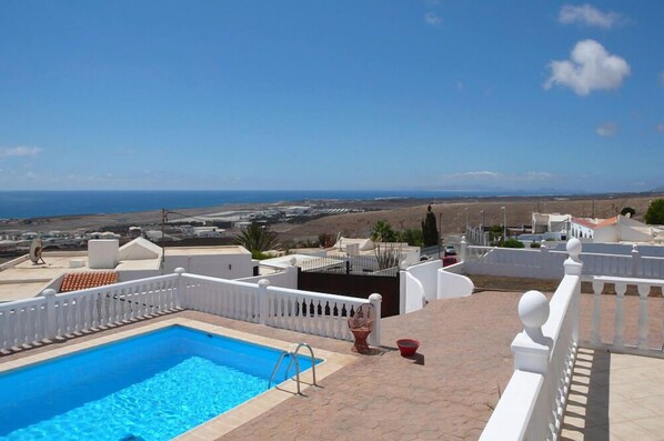 Outdoor pool, sun loungers - Finca la Calera (San Bartolome)