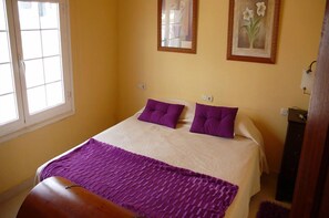 Sistema de insonorización, cunas gratuitas, wifi gratis y ropa de cama 